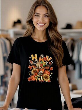 NWOT Black "Hay Fall" Highland Cow Graphic Short Sleeve Crewneck L T-shirt